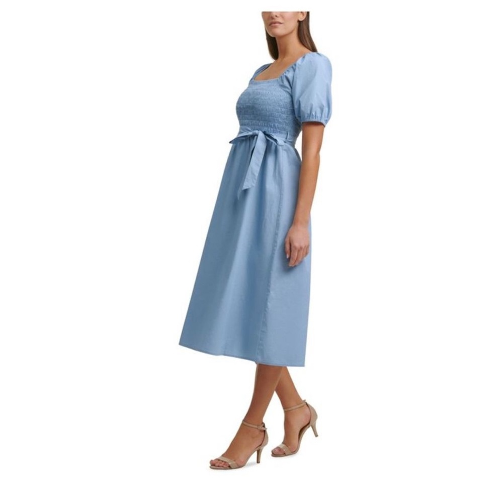 Kensie Women’s Powder Blue Smocked Puff Sleeves Midi Dress. Size 2